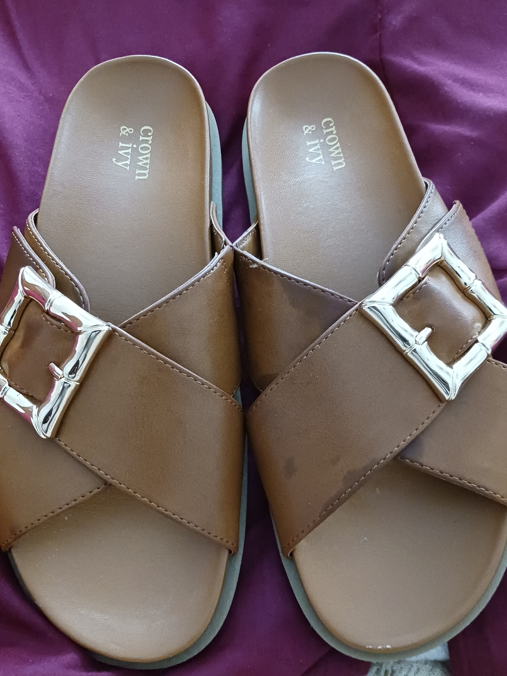 Crown & Ivy Women's Brown Slide Sandals with Buckle